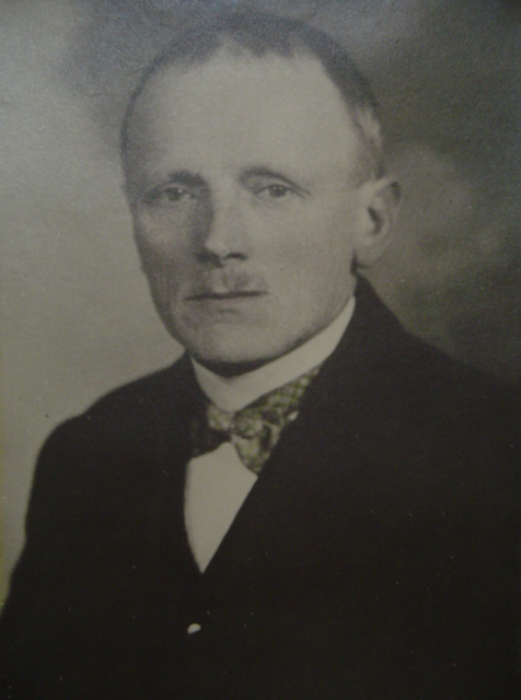 founder of kolibri brush factory Karl Feurer established 1898 our company in Bechhofen, Bavaria, Germany